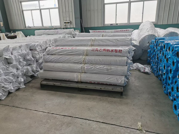 HDPE預(yù)鋪自粘膠膜防水卷材.jpg